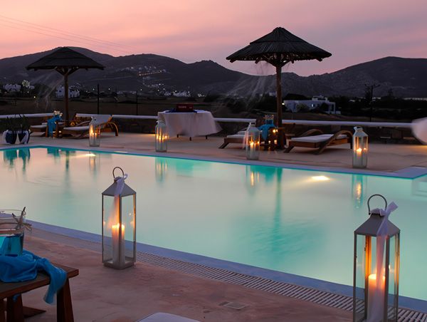 Pool & Bar